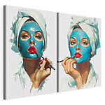 Lámina modular sobre lienzo Collage de una mujer aplicándose una mascarilla azul